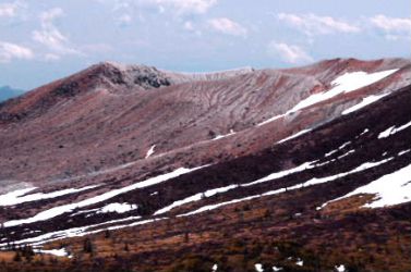 5月13日 残雪残る白根山(草津、志賀高原線)